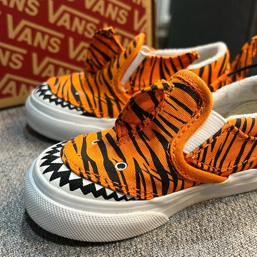 Brand new! Toddler Tiger Shark Vans size 5.5 - Velcro strap